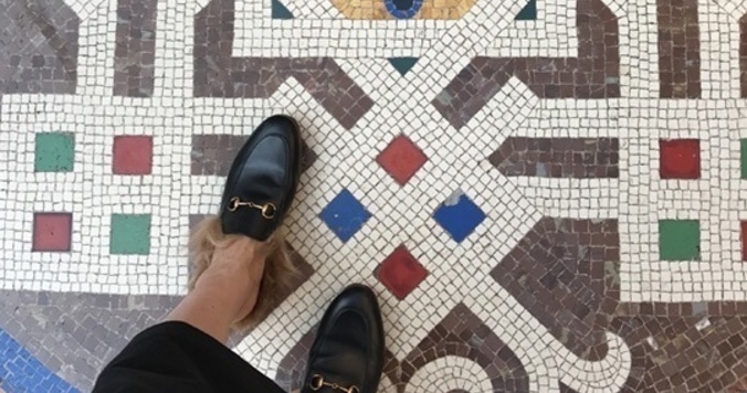 超定番！　GUCCIのビットローファーは歩きやすさピカイチ