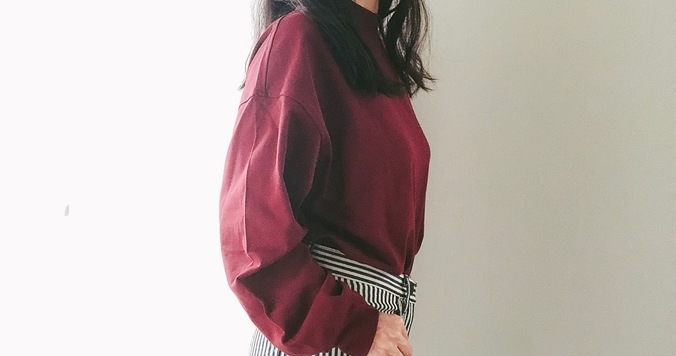 UNIQLO UのモックネックTが買い！　旬の「ワイン色」で大人の秋コーデ