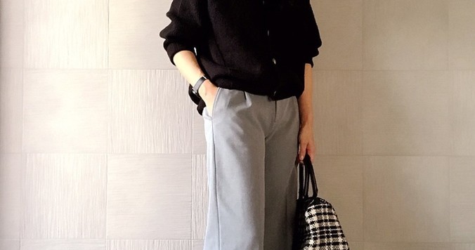 GUコクーンカーディガンで、プチプラ黒を大人に着こなす