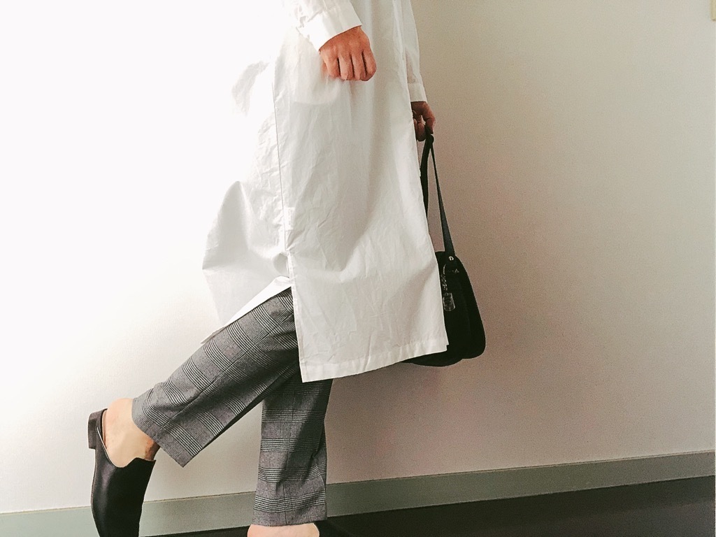 UNIQLOの「EZYアンクルパンツ」2990円、グレンチェック柄が今旬!