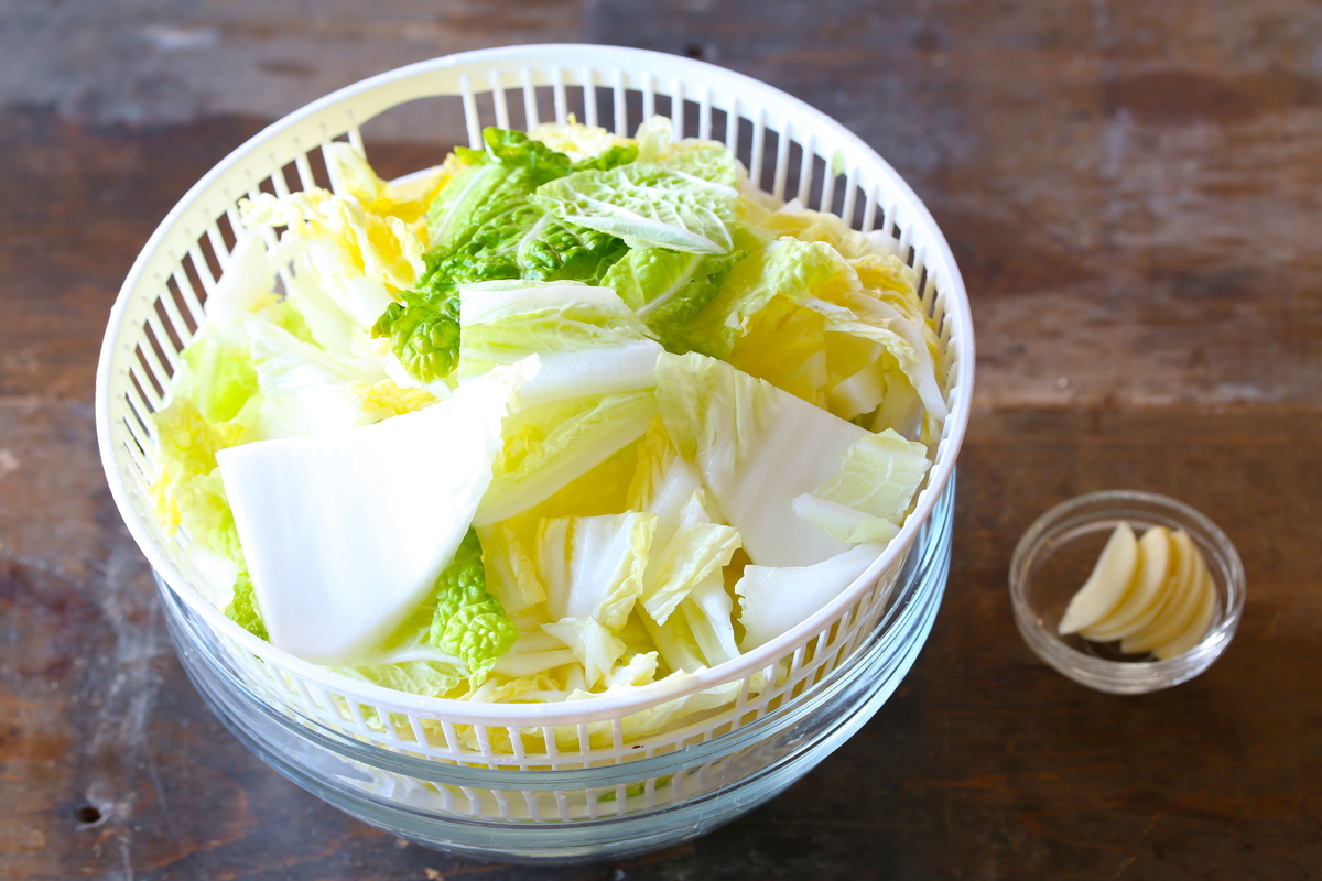 ご飯が進みすぎる 切って漬けるだけの 白菜とスルメのにんにく醤油漬け が激ウマです Dress ドレス