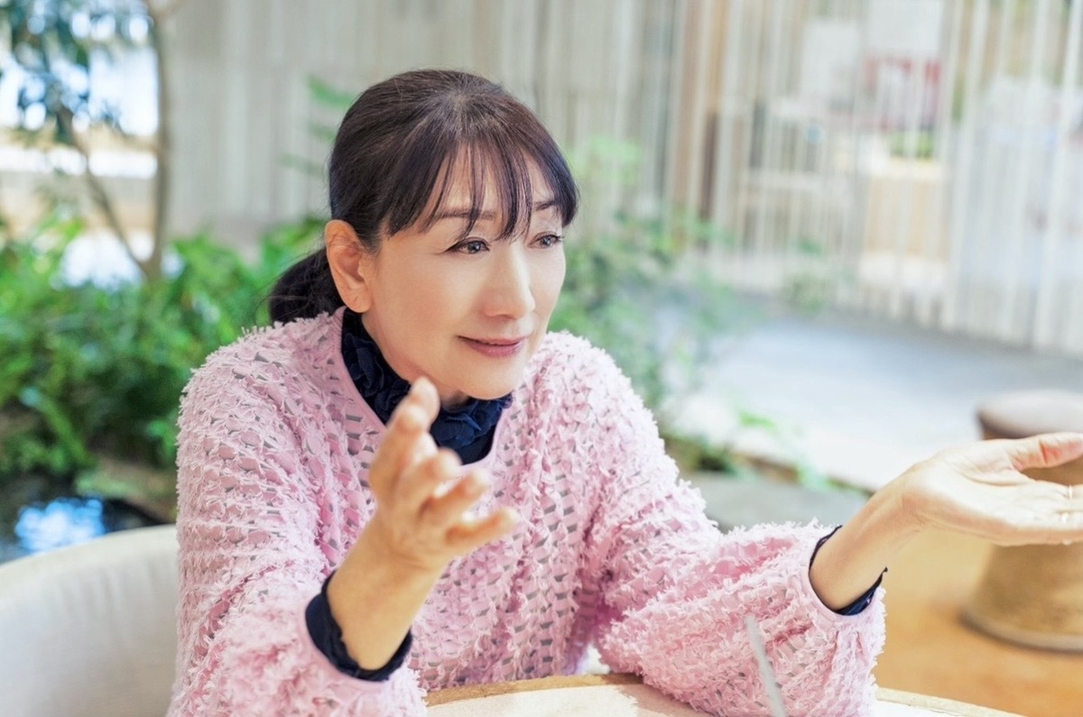 質問に答える藤原美智子さん