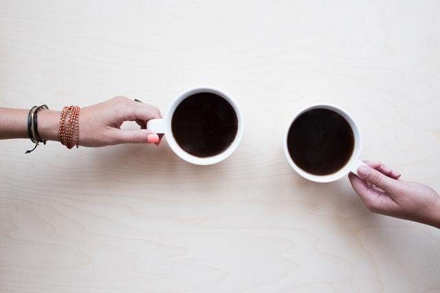 行きつけのカフェで出会ったふたり